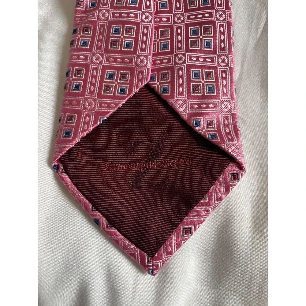 ERMENEGILDO ZEGNA Silk Necktie ITALY Pink‎ Dashes Squares Dots Graphic Weave